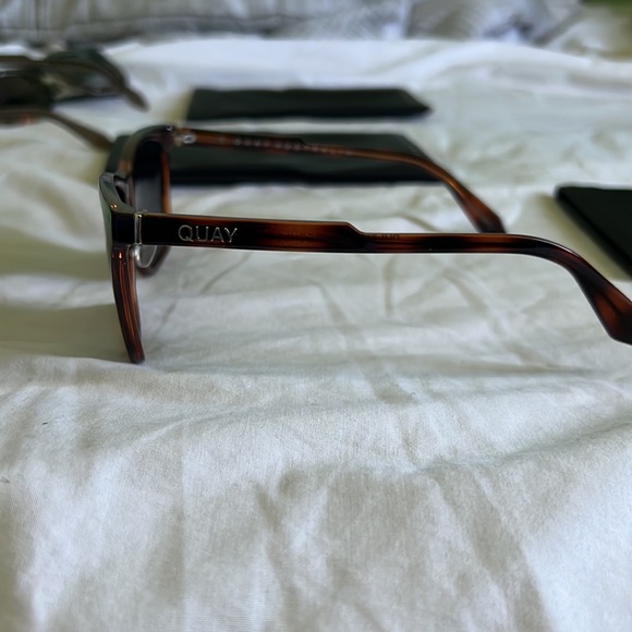 Quay sunglasses with case - Picture 2 of 4